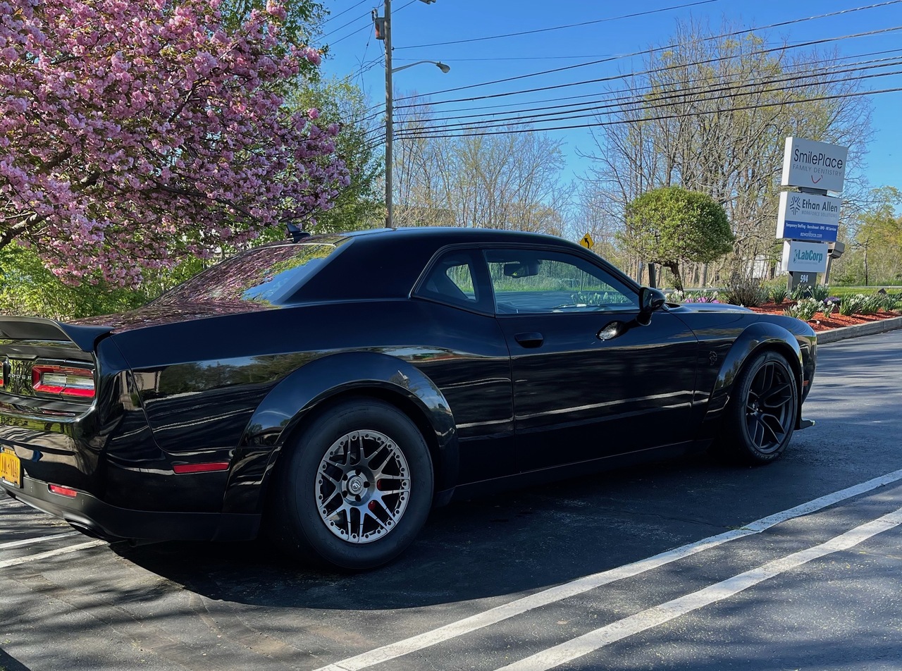 2019_Challenger_Redeye_Widebody_with_Forgestar_F14_17x10_Gunmetal_Beadlock_Drag_Wheels__01818.1620319586.jpg
